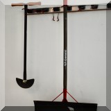 T03. Shovels.